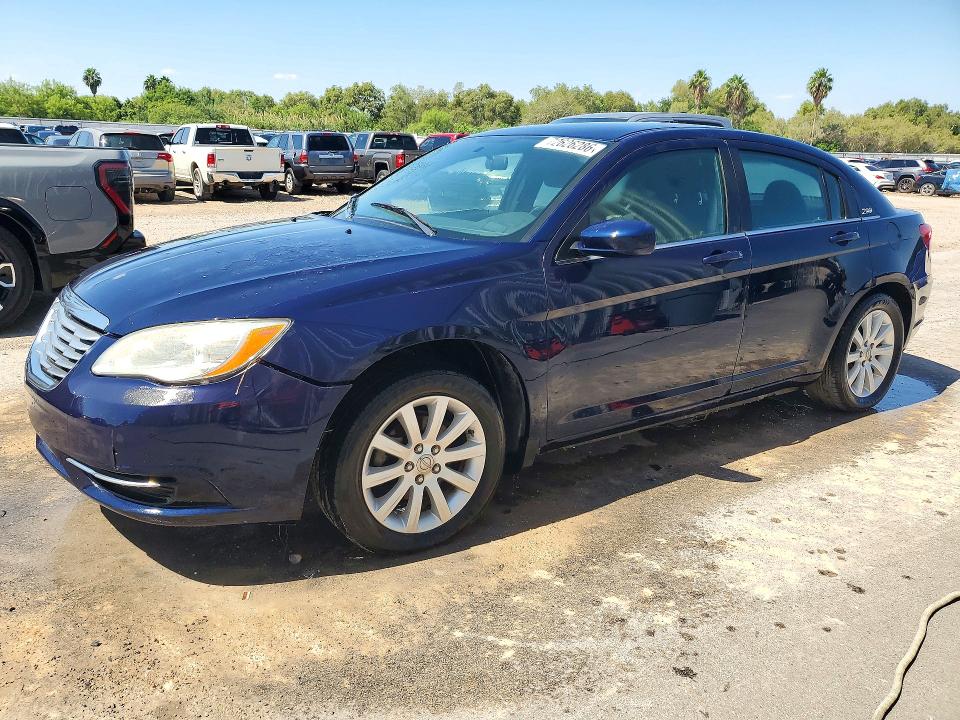 CHRYSLER 200 2014 с VIN 1C3CCBBB7EN185094 - Снимка от търг
