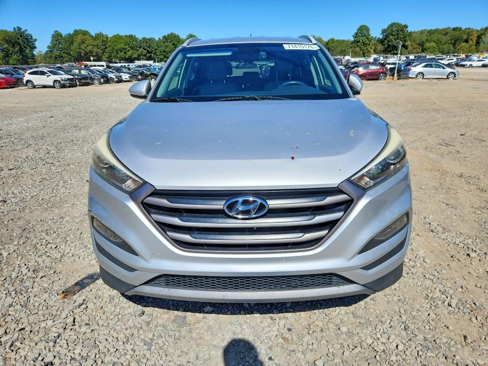 Photo 5 from auction – 2016 HYUNDAI TUCSON with VIN KM8J33A21GU204012