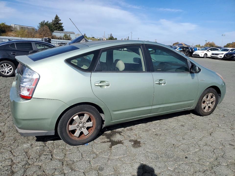 Снимка 3 от търг – 2008 TOYOTA PRIUS с VIN JTDKB20U383343543