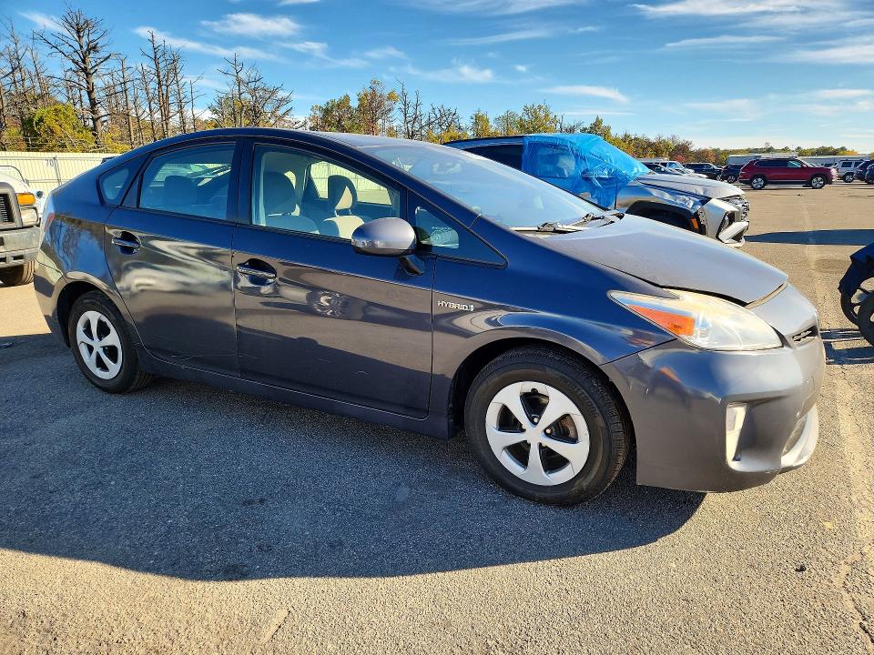 صورة رقم 4 من المزاد - 2015 TOYOTA PRIUS مع VIN JTDKN3DU4F1920094