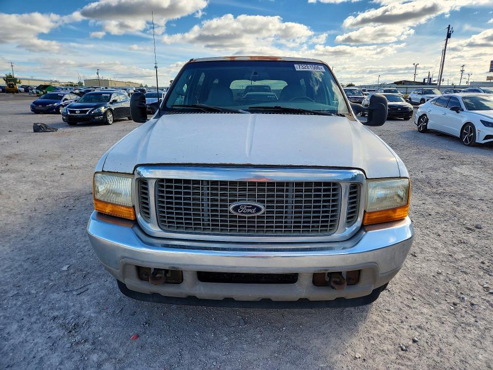 Photo 5 from auction – 2000 FORD EXCURSION with VIN 1FMNU42S5YEB17356