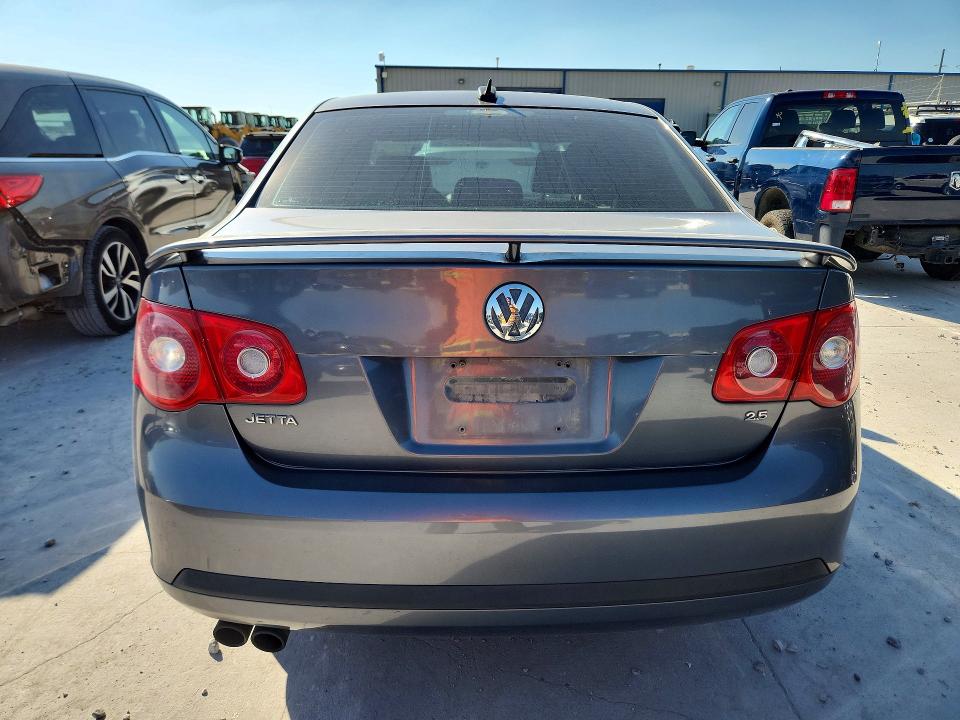 Снимка 6 от търг – 2006 VOLKSWAGEN JETTA с VIN 3VWDF71K26M631344