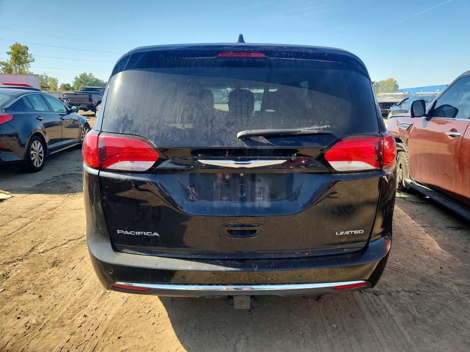 Photo 6 from auction – 2017 CHRYSLER PACIFICA with VIN 2C4RC1GG1HR668804