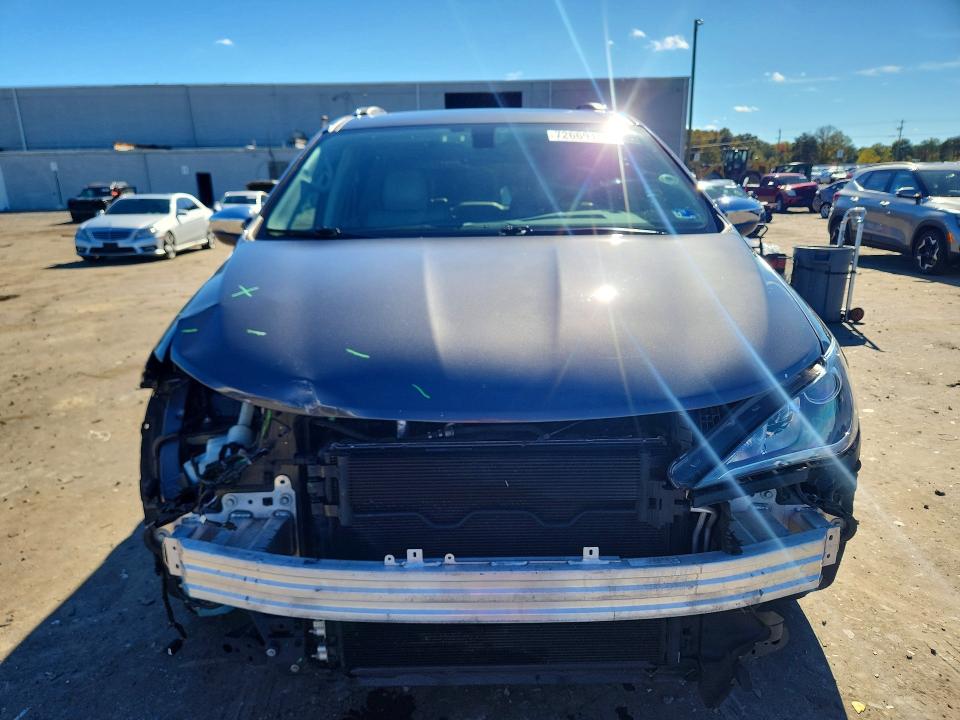 Снимка 5 от търг – 2017 CHRYSLER PACIFICA с VIN 2C4RC1GG0HR788013