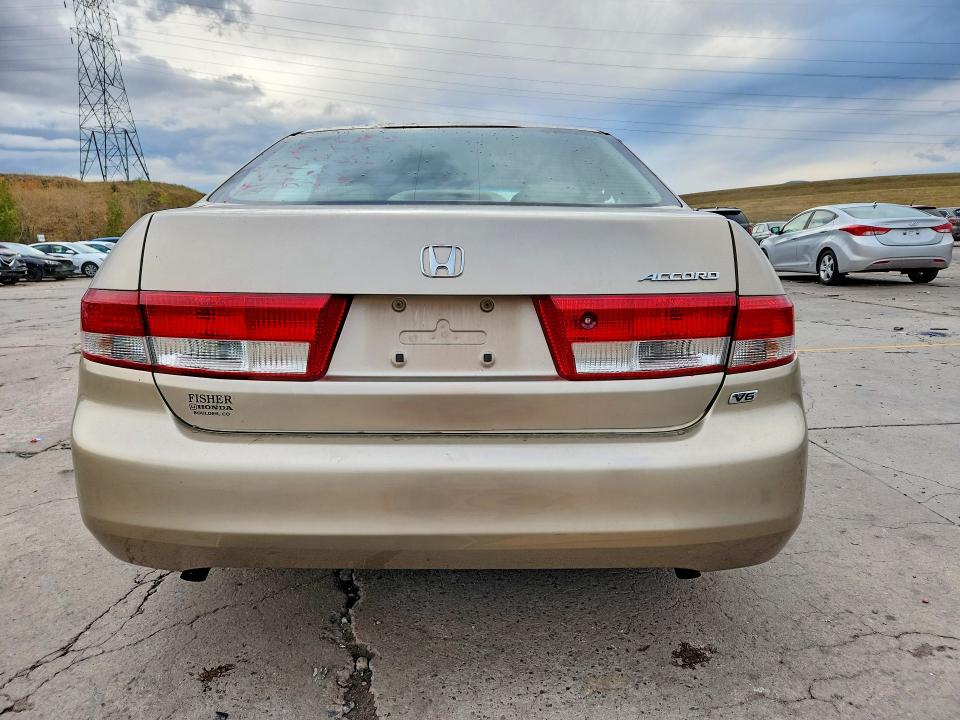 Снимка 6 от търг – 2003 HONDA ACCORD с VIN 1HGCM665X3A013877