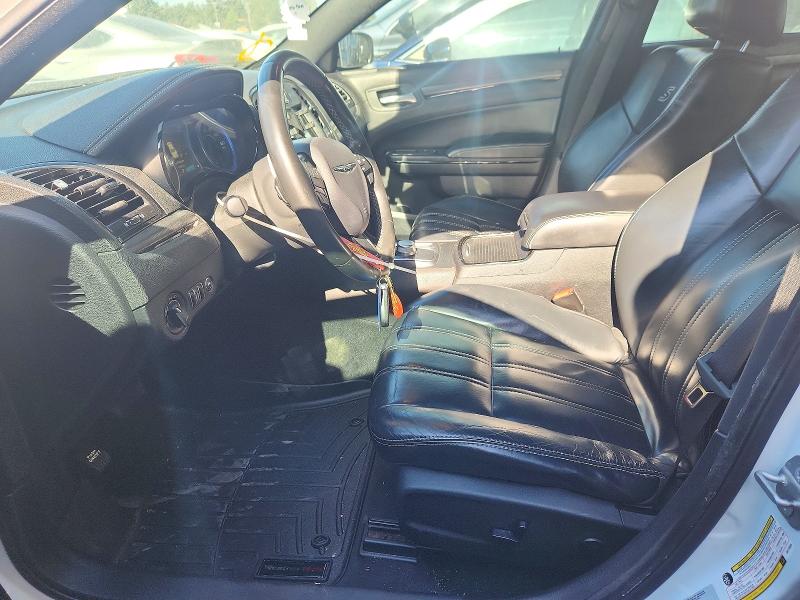 Фото 7 с аукциона – 2016 CHRYSLER 300 с VIN 2C3CCABG0GH170535