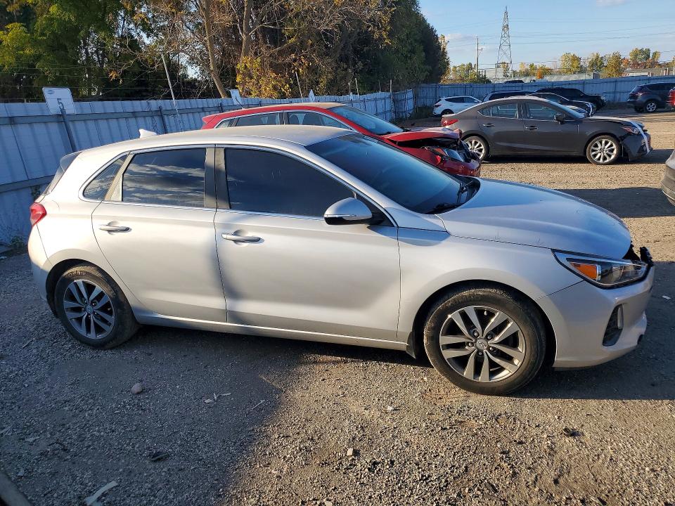 Снимка 4 от търг – 2018 HYUNDAI ELANTRA GT с VIN KMHH35LE3JU031621
