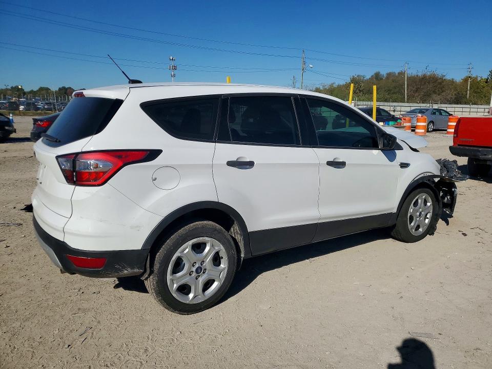 Снимка 3 от търг – 2017 FORD ESCAPE с VIN 1FMCU0F7XHUB80013
