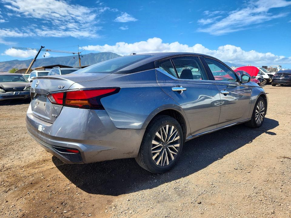 Снимка 3 от търг – 2023 NISSAN ALTIMA с VIN 1N4BL4DW0PN369630