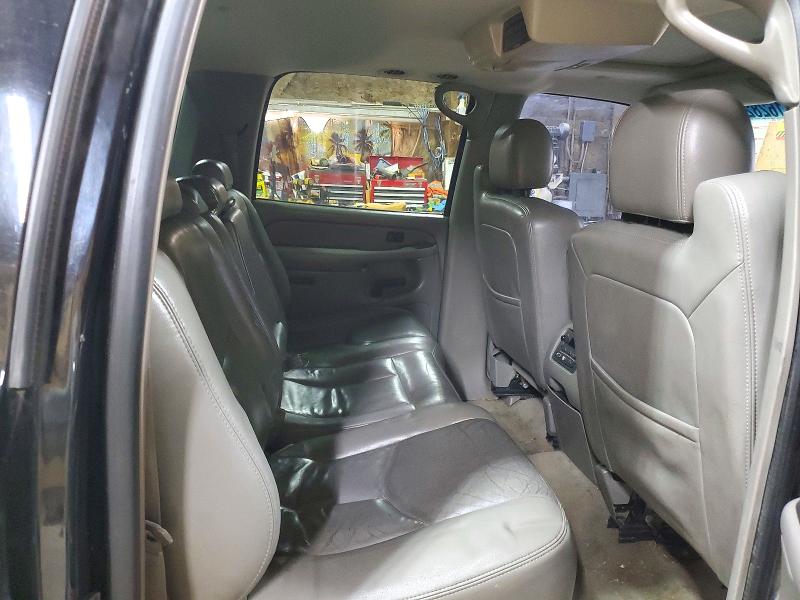 Снимка 10 от търг – 2004 CHEVROLET SUBURBAN с VIN 3GNFK16Z84G309871