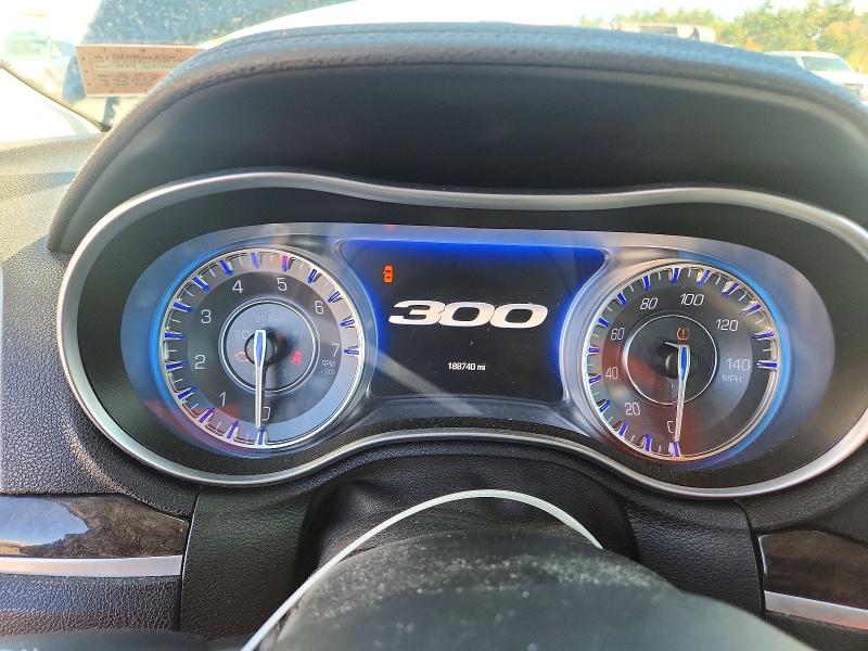 Photo 9 from auction – 2015 CHRYSLER 300 C with VIN 2C3CCAKG6FH887522