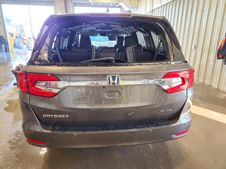 Photo 6 from auction – 2018 HONDA ODYSSEY with VIN 5FNRL6H92JB087472