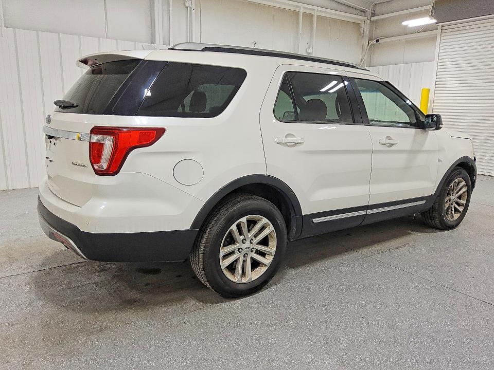 Photo 3 from auction – 2016 FORD EXPLORER with VIN 1FM5K7D85GGC65731