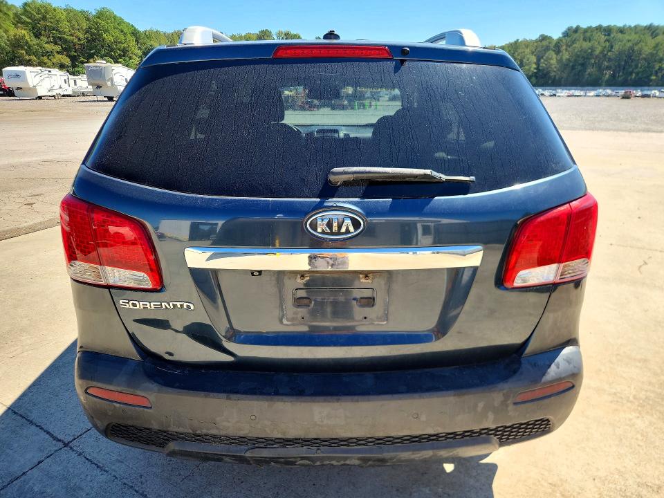 Photo 6 from auction – 2011 KIA SORENTO with VIN 5XYKT4A11BG062518