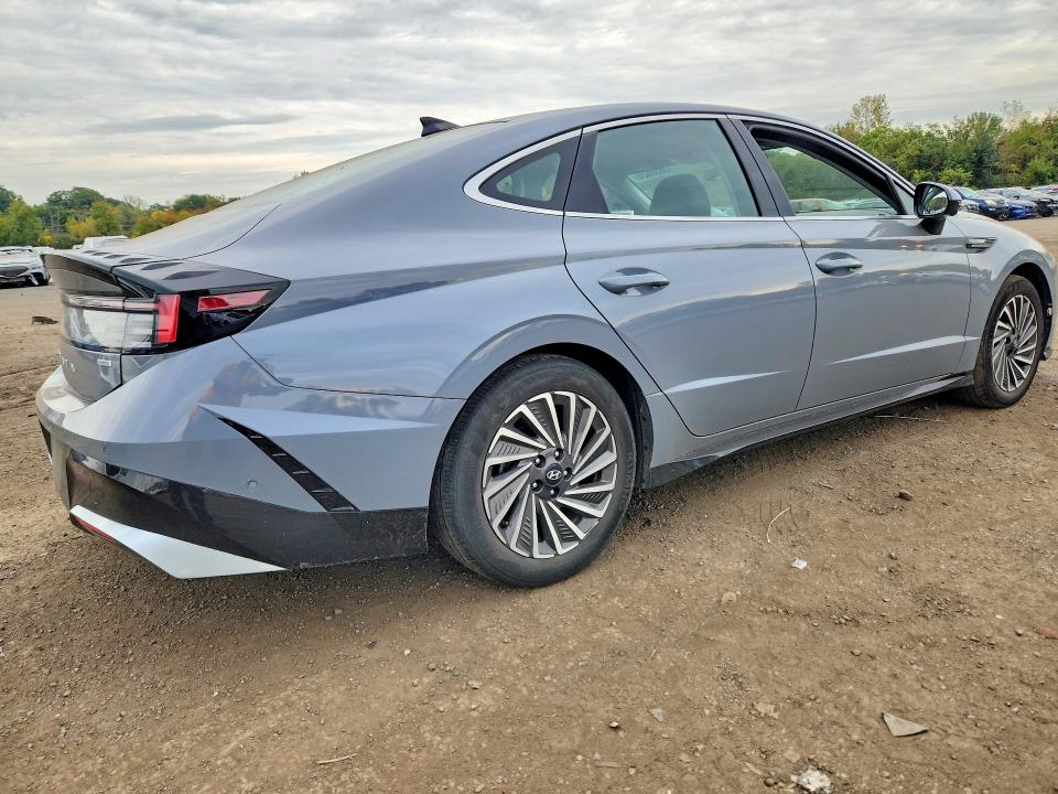 Снимка 3 от търг – 2024 HYUNDAI SONATA HYBRID с VIN KMHL54JJ0RA091996