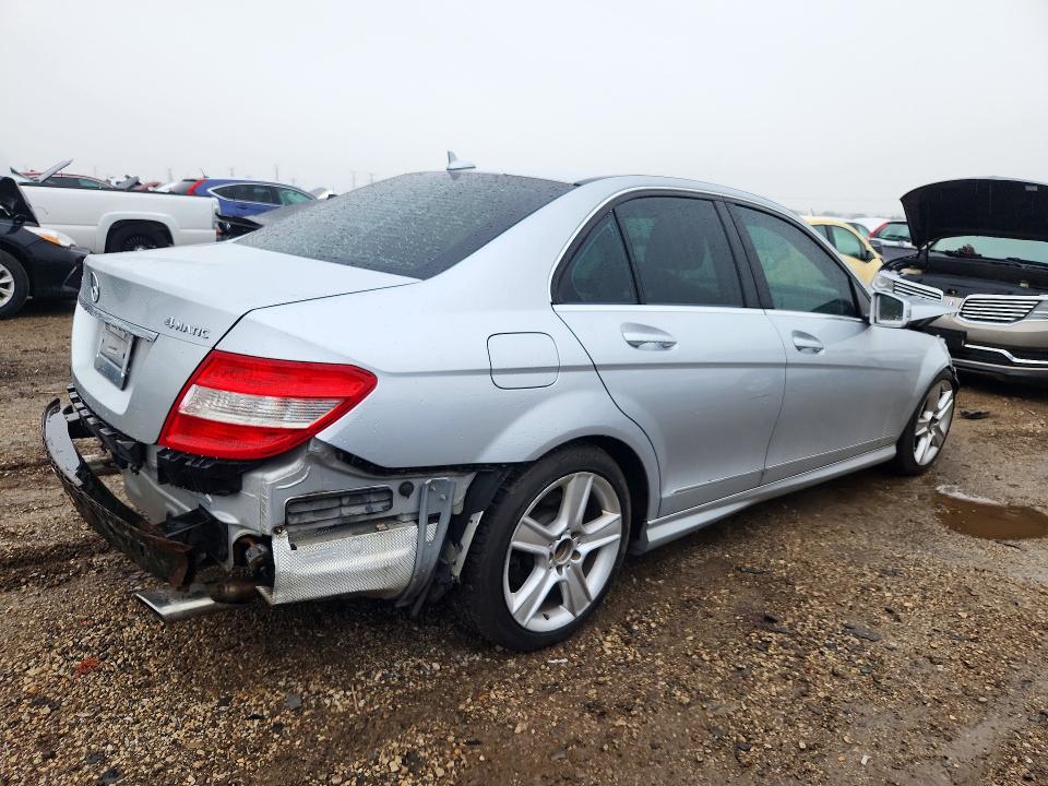 Снимка 3 от търг – 2010 MERCEDES-BENZ C с VIN WDDGF8BB6AR086959