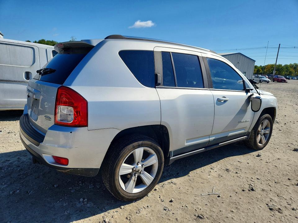 Photo 3 from auction – 2011 JEEP COMPASS with VIN 1J4NF1FB6BD282783
