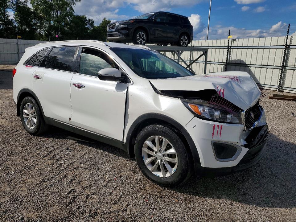 Снимка 4 от търг – 2017 KIA SORENTO с VIN 5XYPG4A34HG270350