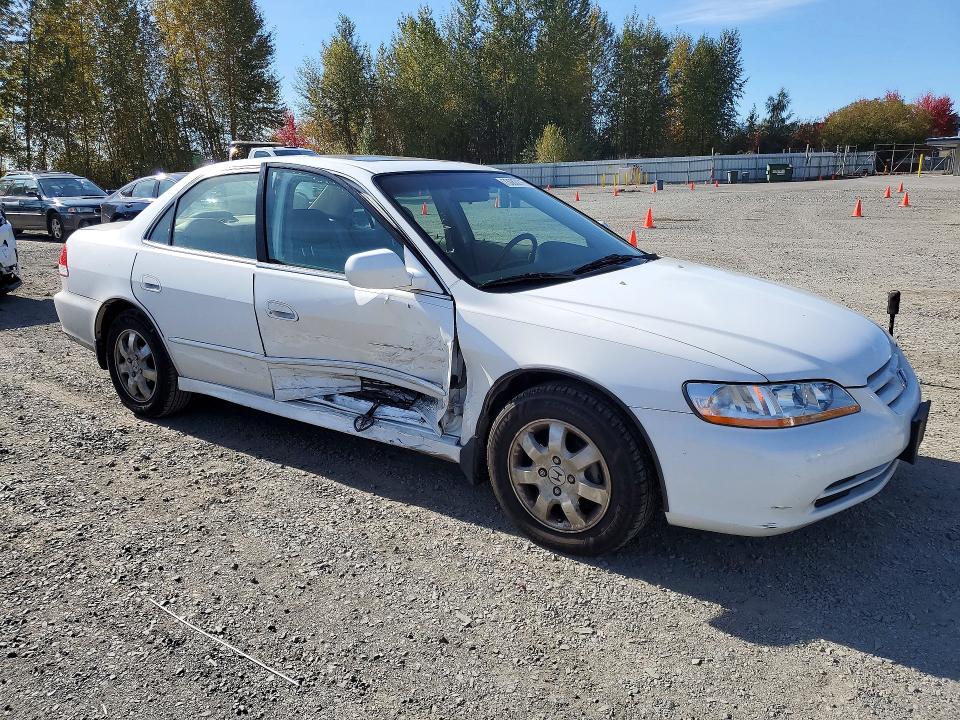 Снимка 4 от търг – 2001 HONDA ACCORD с VIN JHMCG56611C030334