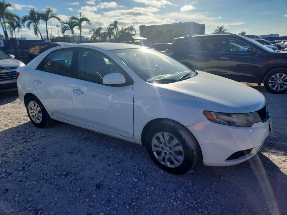 Снимка 4 от търг – 2010 KIA FORTE с VIN KNAFT4A29A5306852