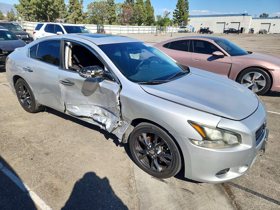 Photo 4 from auction – 2012 NISSAN MAXIMA with VIN 1N4AA5AP1CC817755