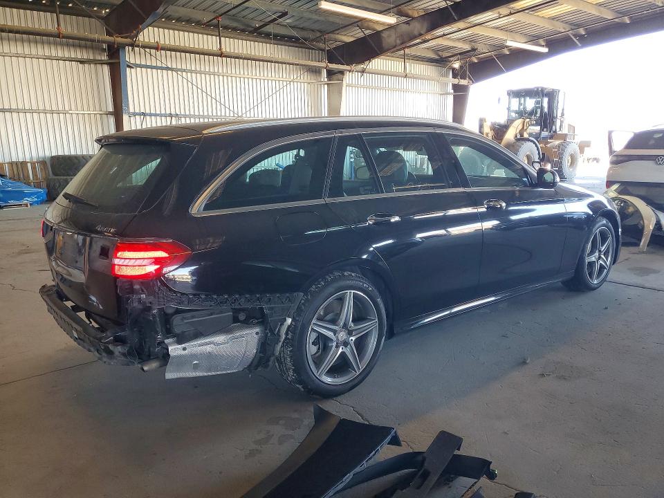 Photo 3 from auction – 2017 MERCEDES-BENZ E with VIN WDDZH6GB8HA136298
