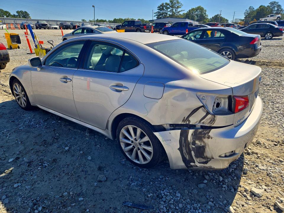 Снимка 2 от търг – 2006 LEXUS IS с VIN JTHCK262362001635