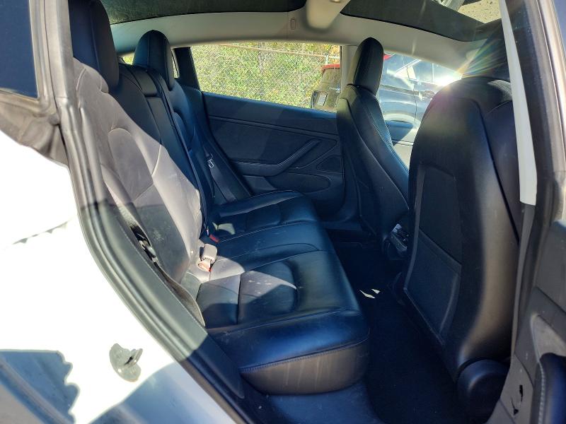 Снимка 10 от търг – 2018 TESLA MODEL 3 с VIN 5YJ3E1EB2JF089054