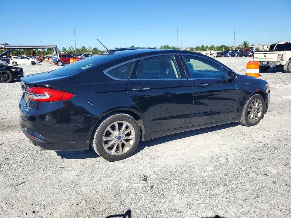 Photo 3 from auction – 2017 FORD FUSION with VIN 3FA6P0HD4HR129292