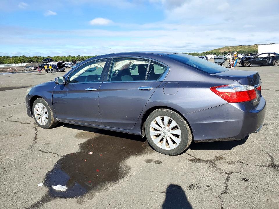 Снимка 2 от търг – 2015 HONDA ACCORD с VIN 1HGCR2F7XFA169983