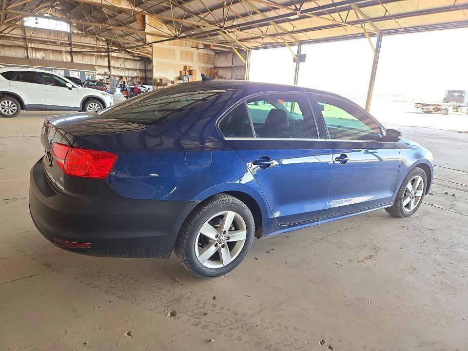 Снимка 3 от търг – 2013 VOLKSWAGEN JETTA с VIN 3VWLL7AJ5DM285492