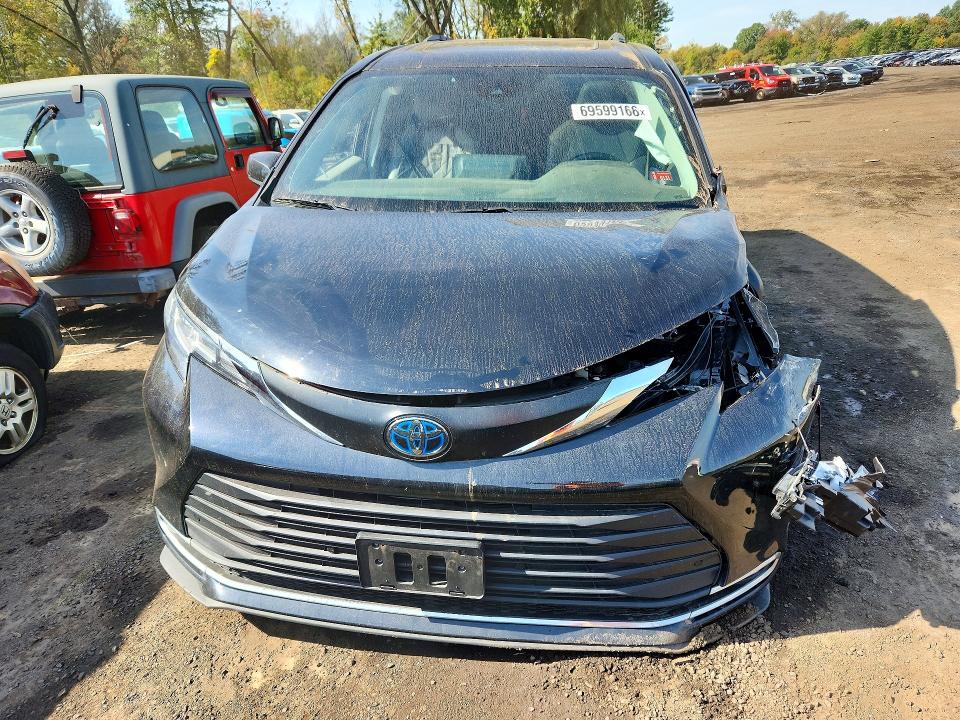 Photo 5 from auction – 2022 TOYOTA SIENNA with VIN 5TDYSKFC0NS054445