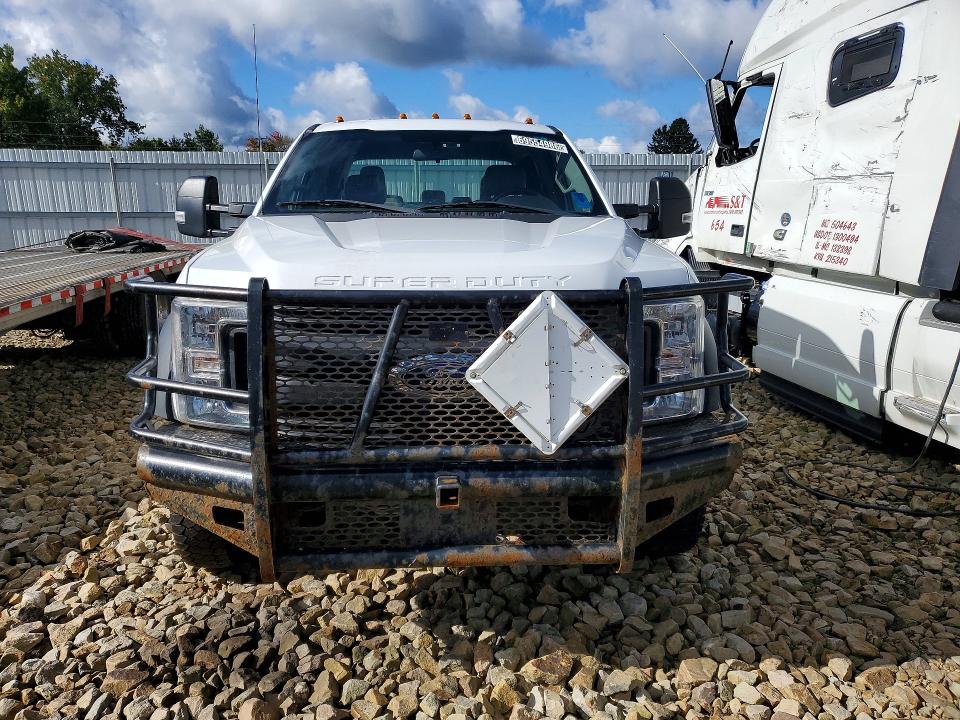 Photo 5 from auction – 2019 FORD F550 with VIN 1FD0W5HT0KED53639