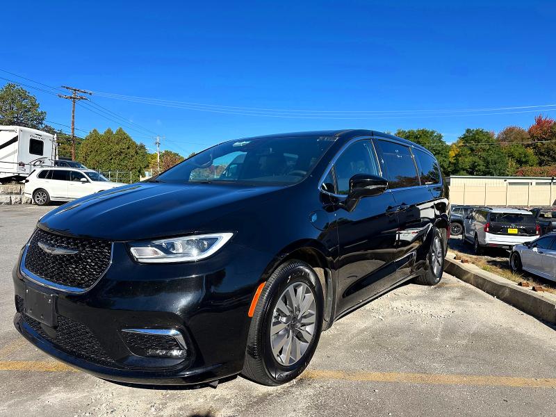CHRYSLER PACIFICA 2025 مع رقم تعريف المركبة 2C4RC1S70SR572967 - صورة من المزاد