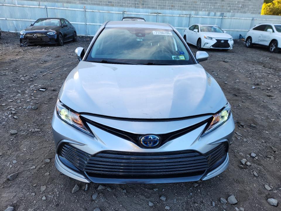 Снимка 5 от търг – 2021 TOYOTA CAMRY с VIN 4T1C31AK6MU560383