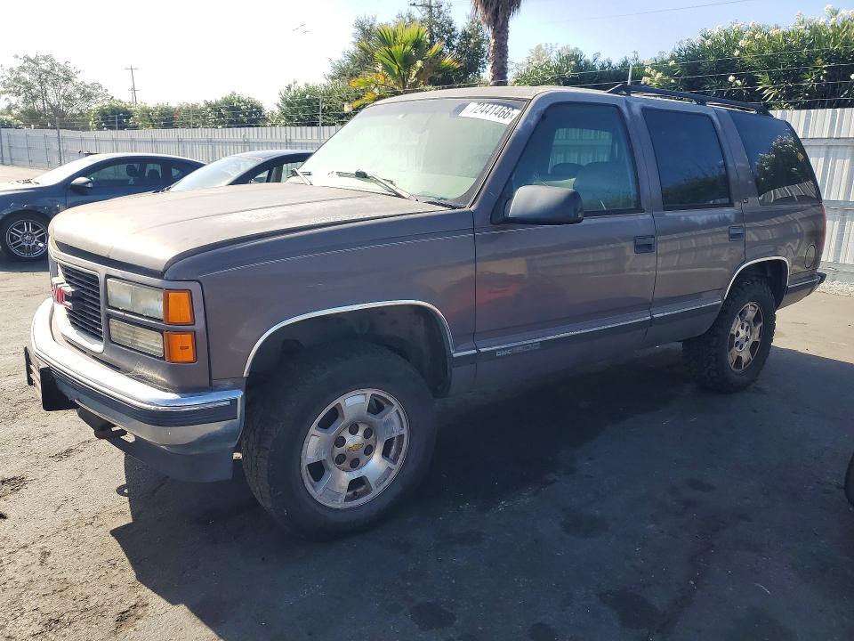 Снимка 1 от търг – 1997 GMC YUKON с VIN 1GKEK13R4VJ737496
