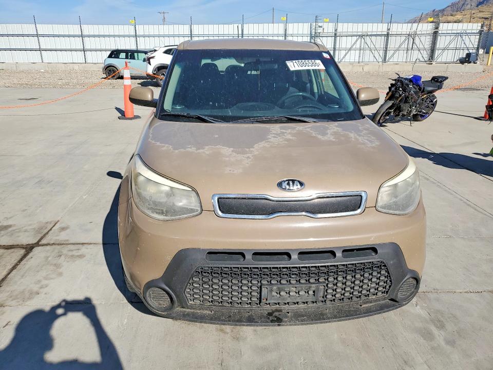 Фото 5 с аукциона – 2015 KIA SOUL с VIN KNDJN2A25F7224978