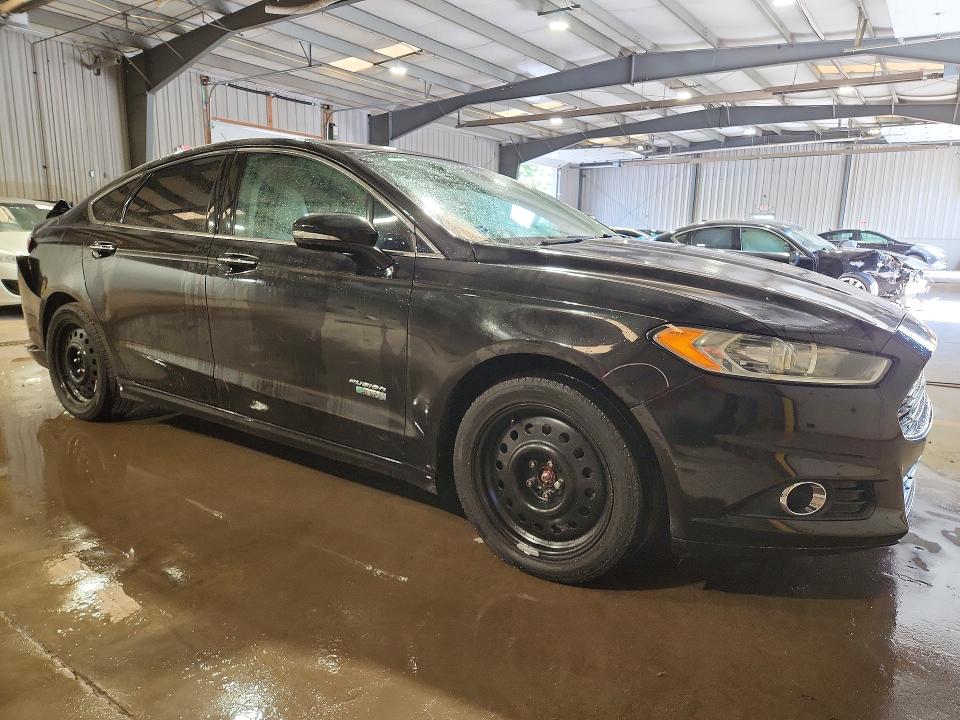 Фото 4 с аукциона – 2014 FORD FUSION с VIN 3FA6P0SU9ER382905