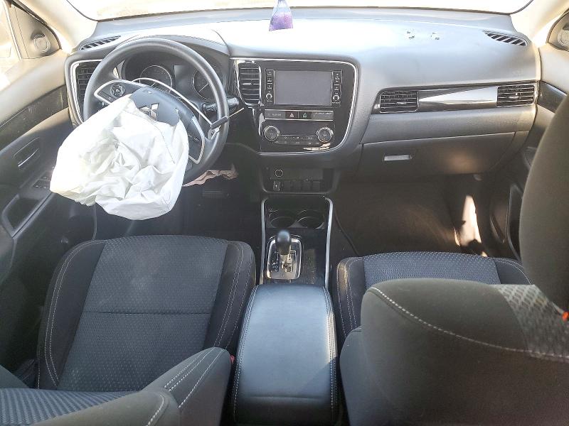 Photo 8 from auction – 2019 MITSUBISHI OUTLANDER with VIN JA4AD2A3XKZ047218