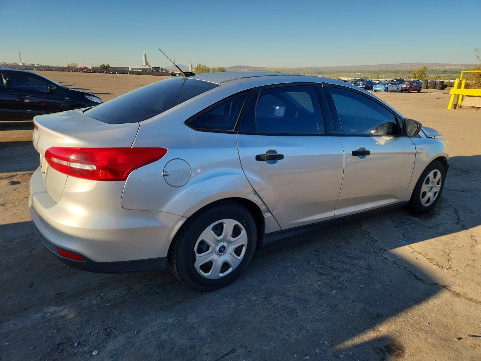 Снимка 3 от търг – 2017 FORD FOCUS с VIN 1FADP3E24HL342978