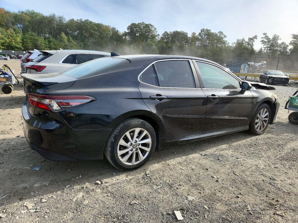 Снимка 3 от търг – 2021 TOYOTA CAMRY с VIN 4T1C11AK6MU440976