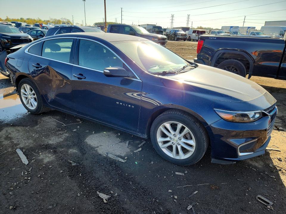 Photo 4 from auction – 2017 CHEVROLET MALIBU with VIN 1G1ZE5ST1HF164064