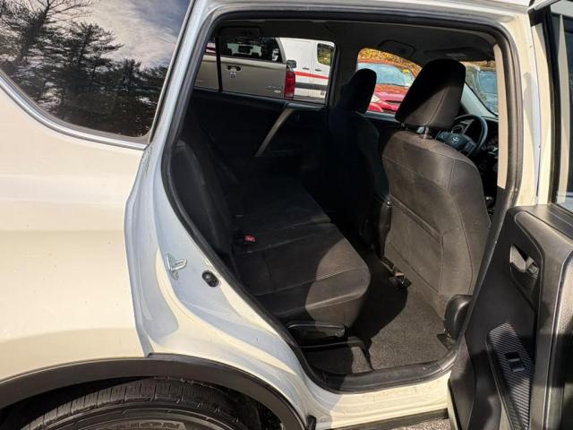 Photo 6 from auction – 2014 TOYOTA RAV4 with VIN JTMBFREV8EJ005528