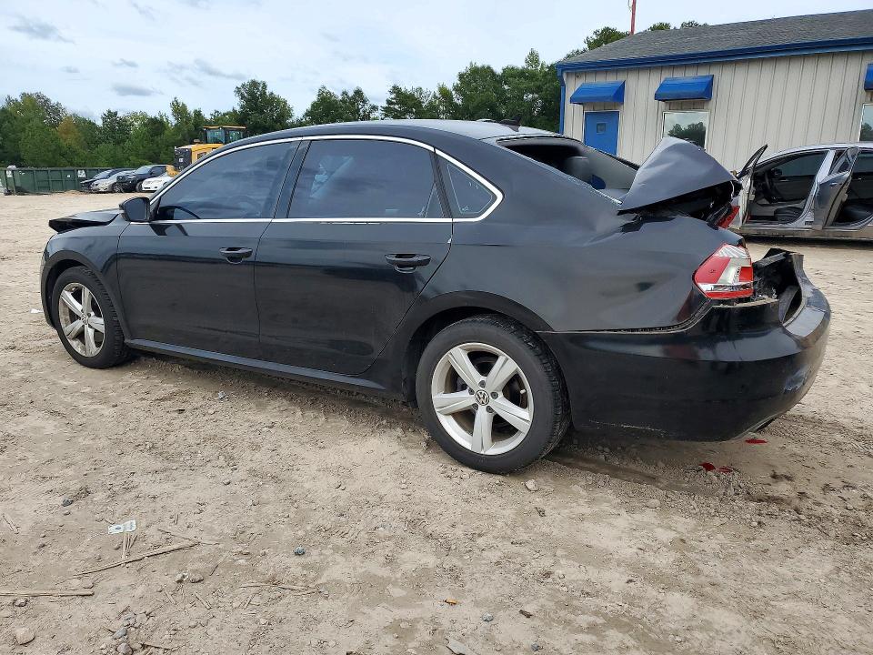 Снимка 2 от търг – 2013 VOLKSWAGEN PASSAT с VIN 1VWBH7A31DC003400