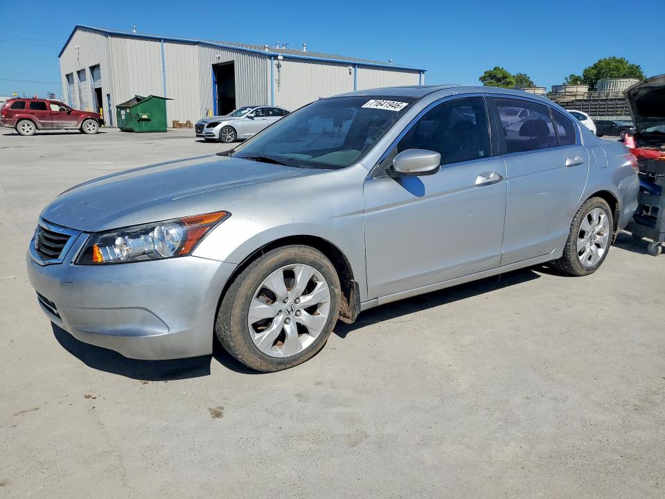 HONDA ACCORD 2008 с VIN 1HGCP26848A015951 - Снимка от търг
