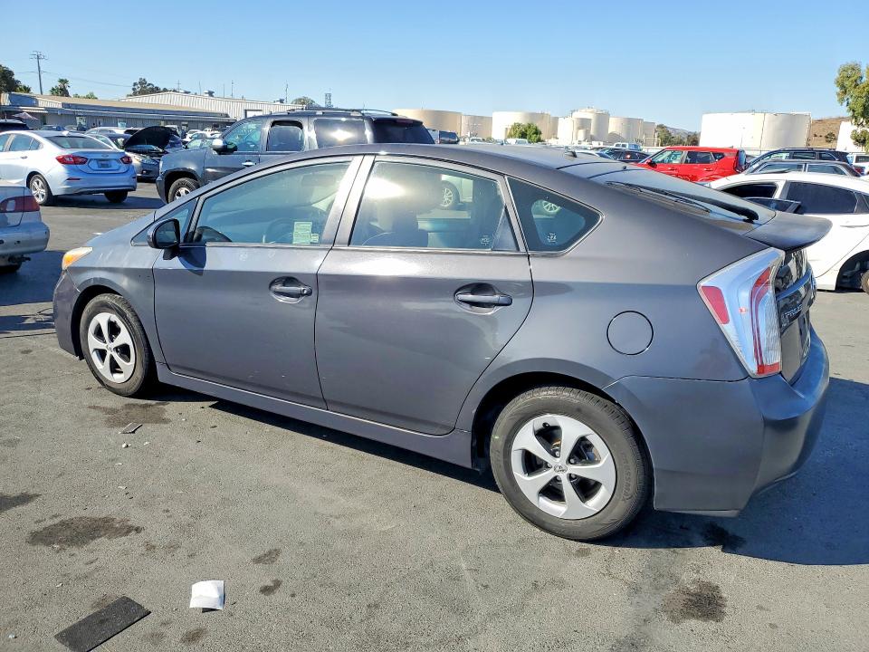 Снимка 2 от търг – 2014 TOYOTA PRIUS с VIN JTDKN3DUXE0388211