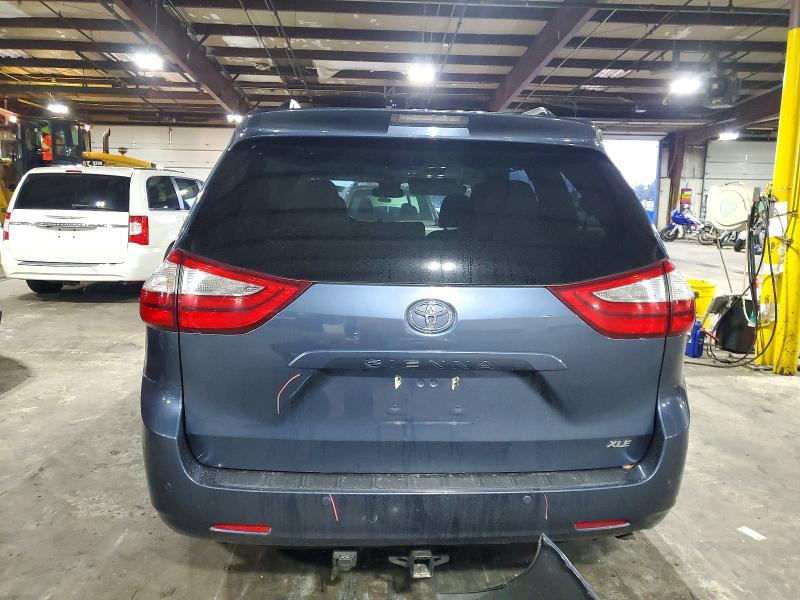 Снимка 6 от търг – 2017 TOYOTA SIENNA с VIN 5TDYZ3DC4HS803627