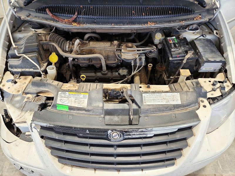 Снимка 12 от търг – 2005 CHRYSLER TOWN & COUNTRY с VIN 2C4GP54L45R460853