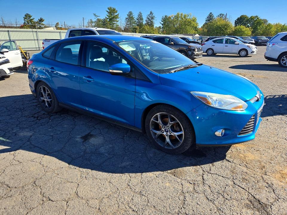 Zdjęcie 4 z aukcji – 2014 FORD FOCUS z VIN 1FADP3F22EL309004