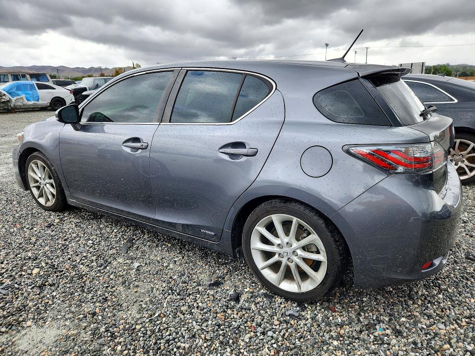 Photo 2 from auction – 2013 LEXUS CT with VIN JTHKD5BH3D2151839